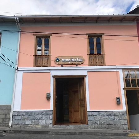 Community Hostel Alausi Bagian luar foto