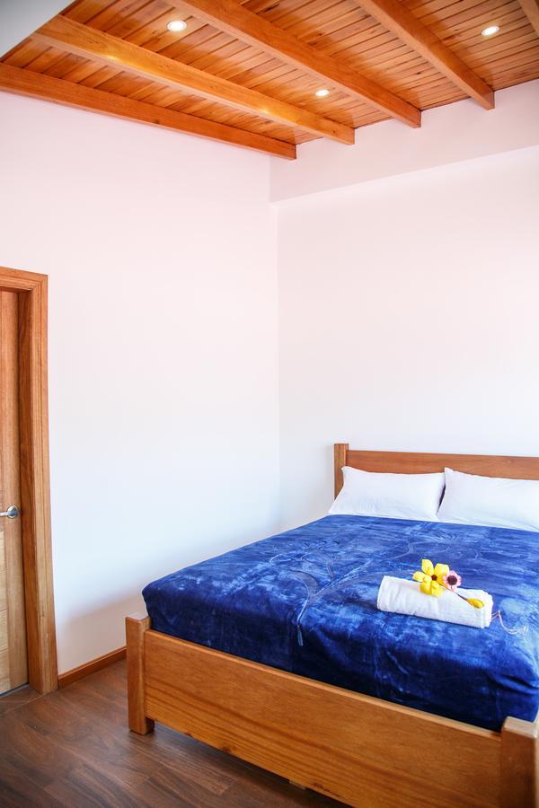 Community Hostel Alausi Bagian luar foto