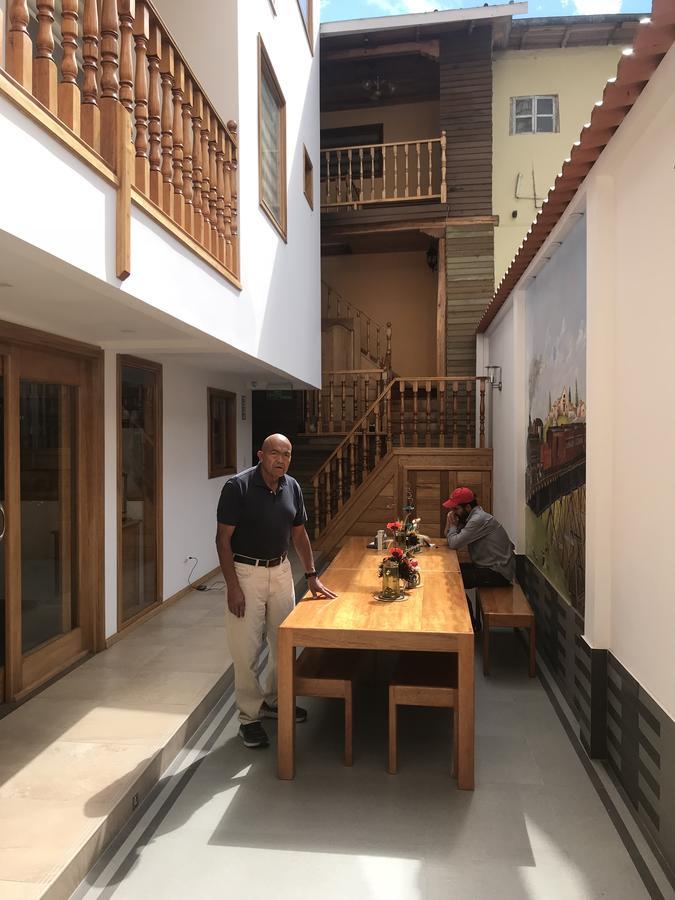Community Hostel Alausi Bagian luar foto