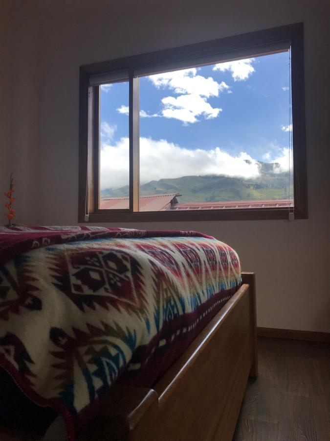 Community Hostel Alausi Bagian luar foto