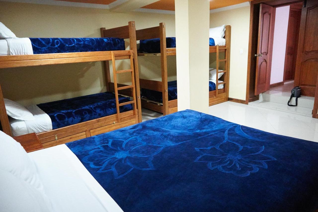 Community Hostel Alausi Bagian luar foto